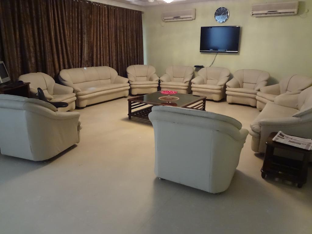 Hotel Pablas International, New Delhi, Near Metro Eksteriør bilde