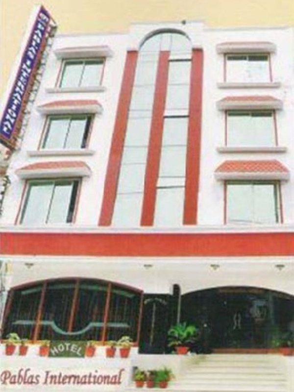 Hotel Pablas International, New Delhi, Near Metro Eksteriør bilde