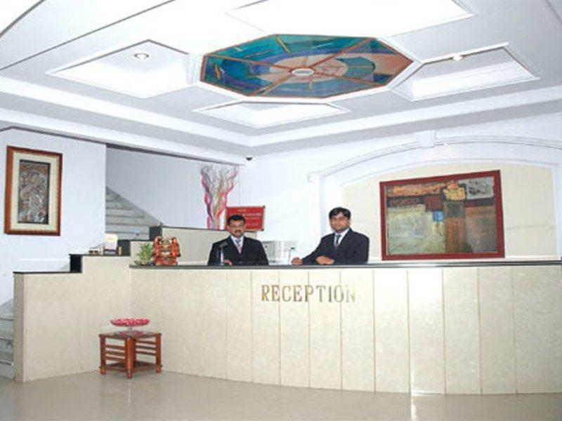 Hotel Pablas International, New Delhi, Near Metro Eksteriør bilde