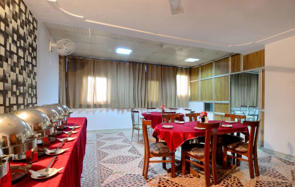 Hotel Pablas International, New Delhi, Near Metro Eksteriør bilde