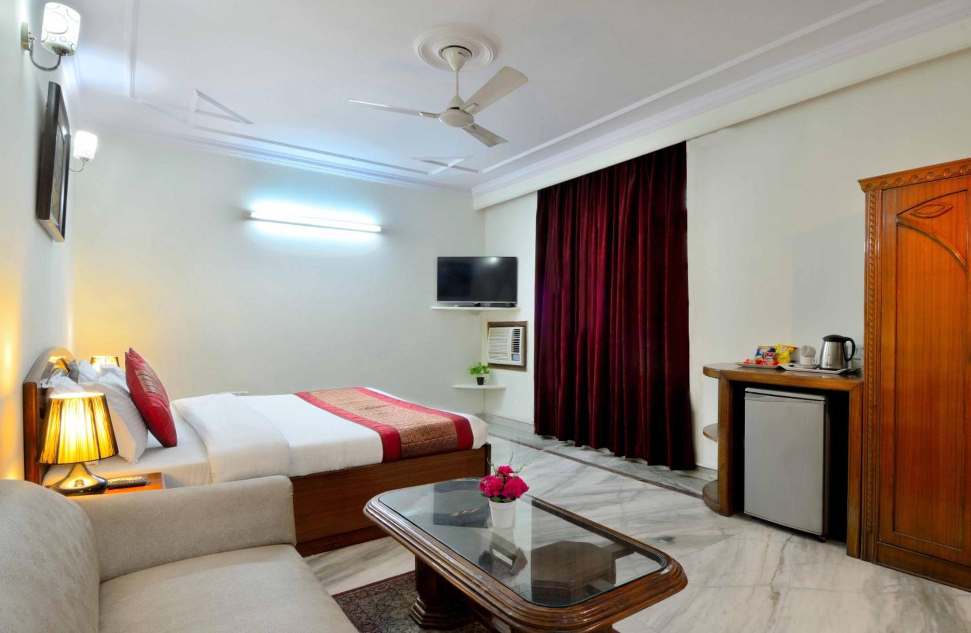 Hotel Pablas International, New Delhi, Near Metro Eksteriør bilde