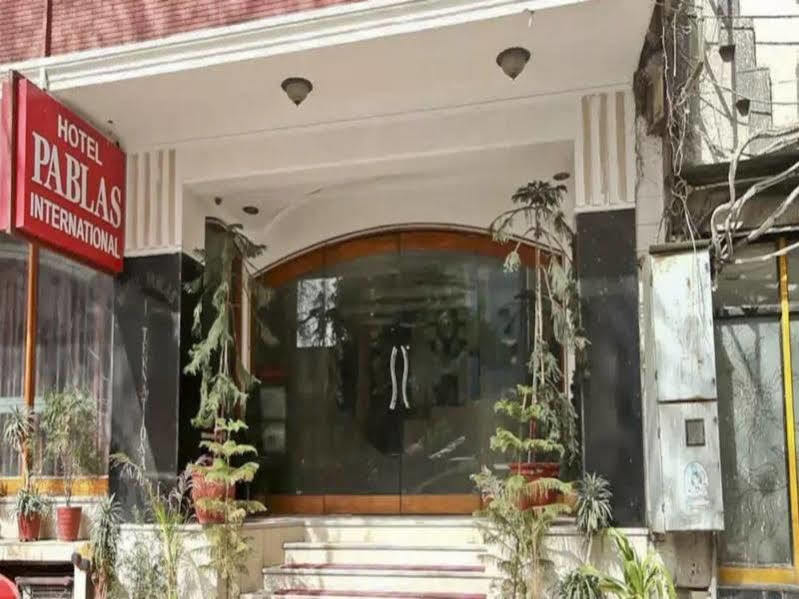 Hotel Pablas International, New Delhi, Near Metro Eksteriør bilde