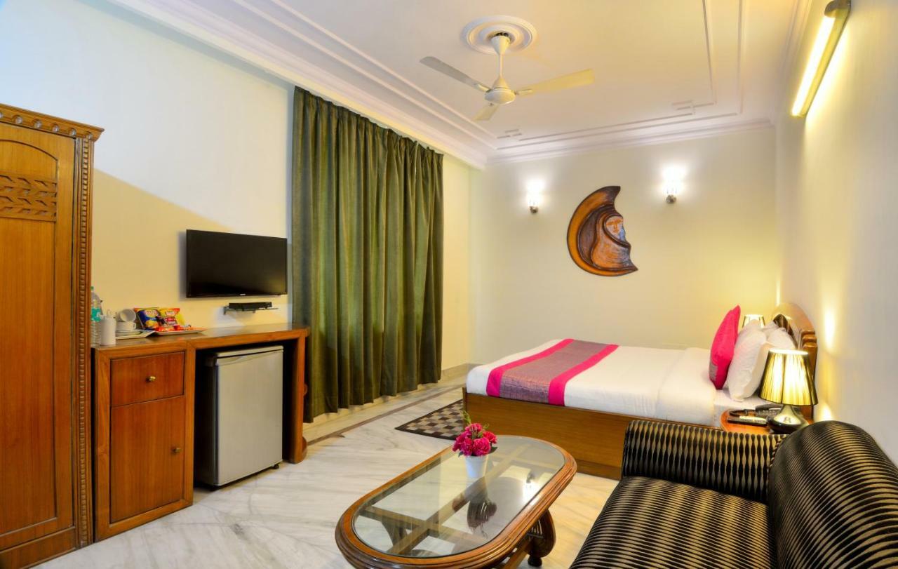 Hotel Pablas International, New Delhi, Near Metro Eksteriør bilde