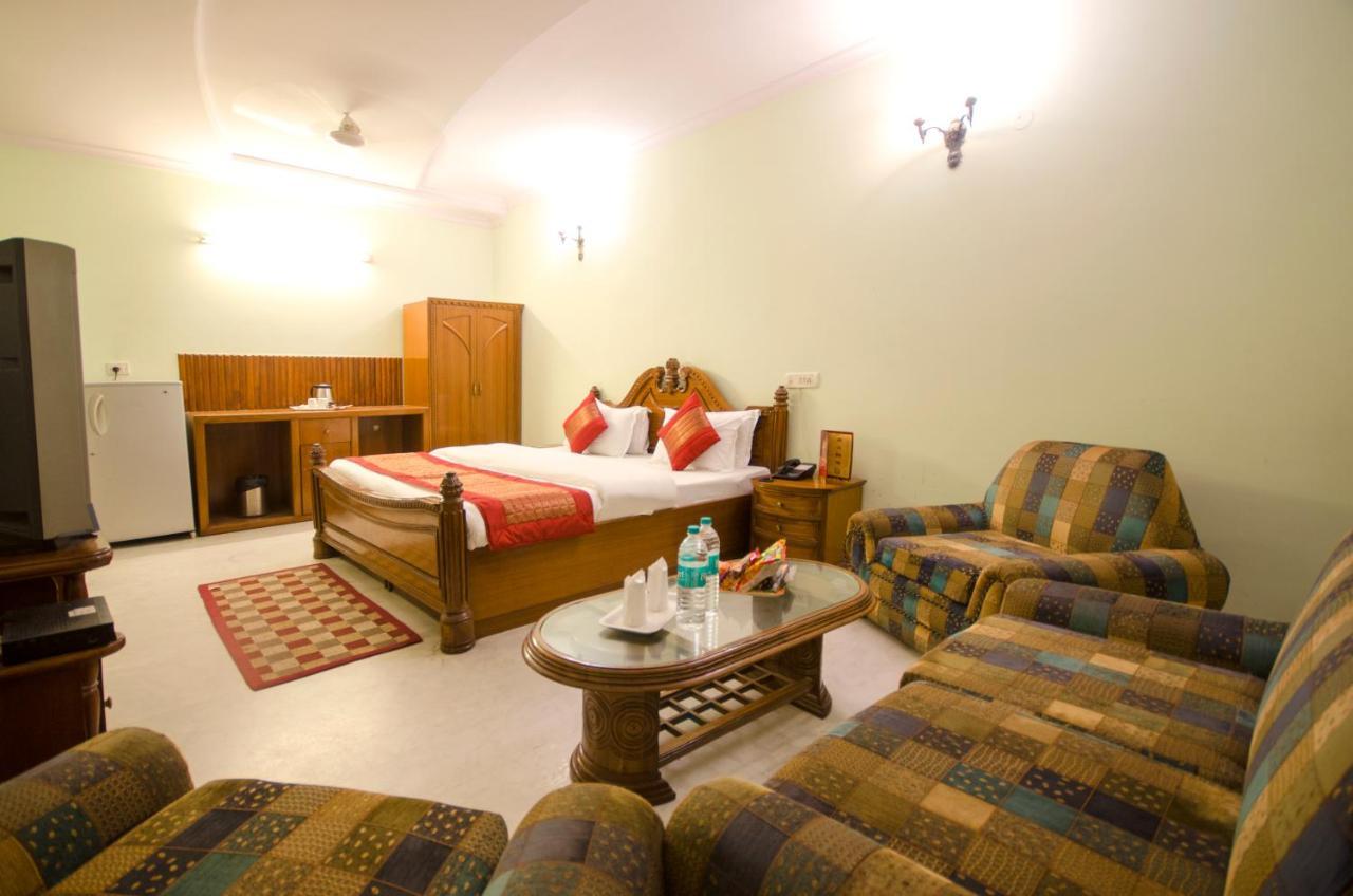 Hotel Pablas International, New Delhi, Near Metro Eksteriør bilde